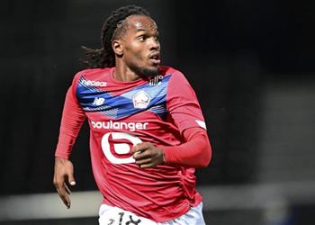 هدف ليفربول وبرشلونة ليل يعلن خضوع ريناتو سانشيز لعملية جراحية