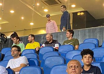 تاكيس جونياس يحضر مباراة الزمالك ووادي دجلة