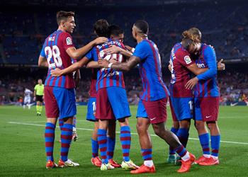 برشلونة يقترب من استعادة مدافعه قبل مباراة أتلتيك بلباو في الدوري الإسباني