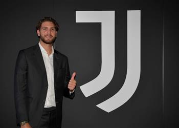 فيديو رسمي ا يوفنتوس يعلن تعاقده مع لوكاتيلي بمقطع كوميدي