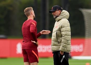 كلوب لا جديد بشأن تمديد عقد هندرسون وي مكن تأليف كتاب عن ثنائي ليفربول