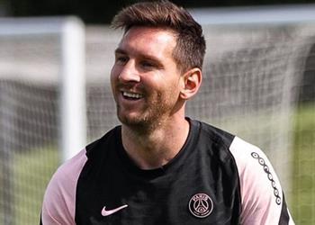 ميرور ميسي يبدأ التخطيط لمرحلة ما بعد باريس سان جيرمان ويتفاوض مع ناد جديد