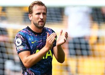 فيديو هاري كين يضاعف تكهنات مستقبله بتصرفه بعد الفوز على ولفرهامبتون