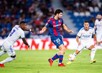 فيديو خطأ من ألابا سواريز يسجل هدف ليفانتي الثالث أمام ريال مدريد