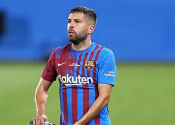 كادينا سير ألبا يتوصل لاتفاق مع برشلونة لتمديد عقده وتخفيض راتبه