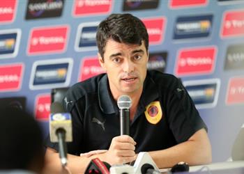 مدرب أنجولا نعرف قوة مصر ومستاء من غياب محمد صلاح