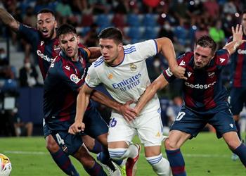 تقارير انقسام في ريال مدريد بسبب لوكا يوفيتش