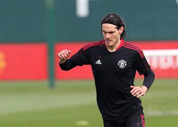 كافاني يعارض قرار الدوري الإنجليزي بمنع اللاعبين من المشاركة مع منتخباتهم