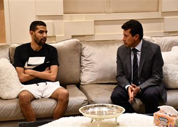 صور أشرف صبحي يزور مؤمن زكريا في منزله