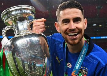 رسمي ا جورجينيو أفضل لاعب في أوروبا لموسم 2020 2021