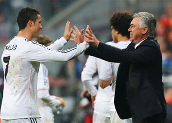 أنشيلوتي عن عودة رونالدو إلى مانشستر يونايتد الآن هو في النادي الذي يحبه