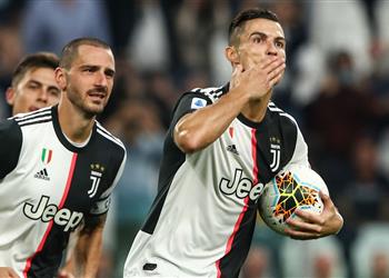 لاعبو يوفنتوس يودعون كريستيانو رونالدو أنت تاريخ كرة القدم وسنتبع تعليماتك
