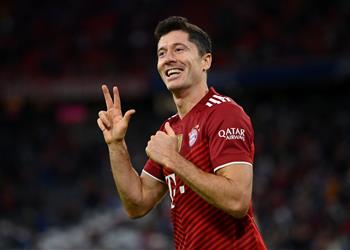 فيديو تخطى الـ300 هدف هاتريك ليفاندوفسكي يقود بايرن ميونخ للفوز بخماسية أمام هرتا برلين