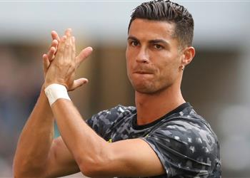 رسمي ا مانشستر يونايتد يضم كريستيانو رونالدو حتى 2023 وي علن سعر الصفقة