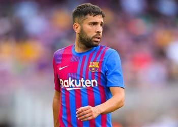 آس كومان أمام مأزق بشأن بديل ألبا في برشلونة