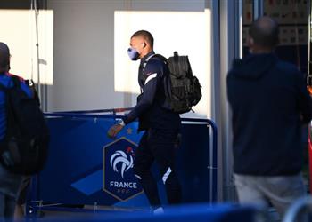 مبابي يغادر معسكر منتخب فرنسا ويغيب عن مباراتي أوكرانيا وفنلندا