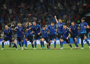 تشكيل إيطاليا أمام بلغاريا في تصفيات كأس العالم كييزا في الهجوم وجورجينيو أساسي ا