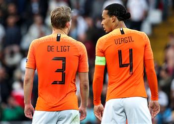 تقارير فان جال يفضل دي ليخت على فان دايك أمام مونتنيجرو