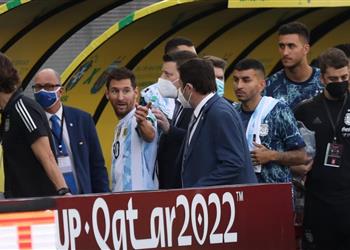 ميسي وسكالوني يستنكران قرار إيقاف مباراة البرازيل والأرجنتين