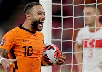 ديباي بعد الهاتريك أردنا الانتقام من تركيا وهدفي تسجيل المزيد من الأهداف