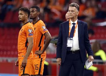 فان جال لاعبو هولندا تقبلوا كل قواعدي والتأهل إلى كأس العالم أصبح بأيدينا