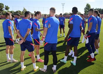 صور جريزمان يشارك في تدريبات أتلتيكو مدريد قبل مباراة إسبانيول بالليجا