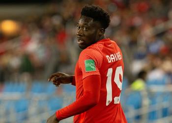 ألفونسو ديفيز يعود إلى بايرن ميونخ للتعافي من إصابته قبل مواجهة برشلونة