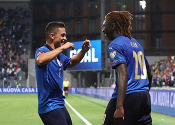 فيديو إيطاليا تعود للانتصارات وتكتسح ليتوانيا بخماسية في تصفيات كأس العالم