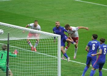 فيديو هاري كين يسجل وليفاندوفسكي يصنع في تعادل بولندا القاتل مع إنجلترا في تصفيات كأس العالم