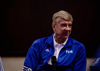 فينجر التقويم الحالي لكرة القدم عفا عليه الزمن وسيتم لعب تصفيات كأس العالم في 30 يوم ا