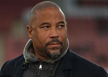 بارنز مدافع ا عن محمد صلاح كل ما يقال عن أزمة تجديده شائعات وليفربول يحتاج للحفاظ على نجومه