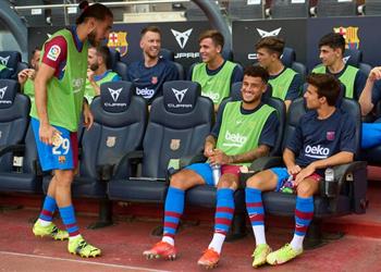 مدافع برشلونة يعود للتدريبات قبل مباراة بايرن ميونخ في دوري أبطال أوروبا