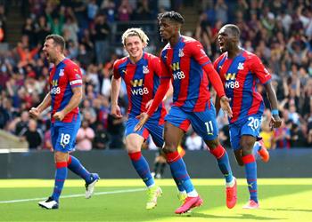 بالفيديو السقوط الأول للديوك كريستال بالاس يفك العقدة بثلاثية تاريخية أمام توتنهام