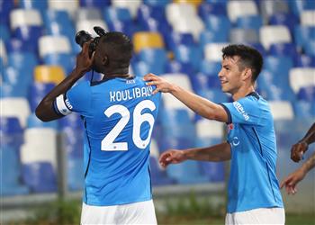 فيديو يوفنتوس يواصل السقوط ويتعرض لهزيمة بثنائية في وقت قاتل أمام نابولي