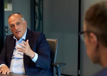 تيباس رحيل ميسي لم يكن اقتصادي ا وبرشلونة مختطف من ريال مدريد