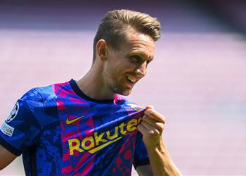 لوك دي يونج جاهز لـ مباراة برشلونة وبايرن ميونخ وهنري مثلي الأعلى