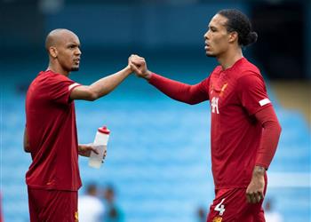 فابينيو فان دايك أفضل مدافع في العالم ويخيف المهاجمين