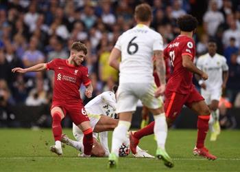 جماهير ليدز تسخر من ليفربول بعد إصابة هارفي إليوت تلعبون دور الضحية