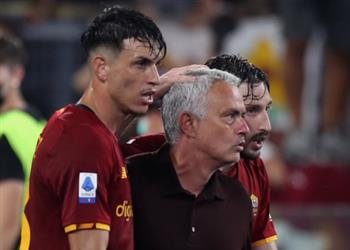 فيديو في مباراته الـ1000 احتفال جنوني من مورينيو بهدف الشعراوي القاتل أمام ساسولو