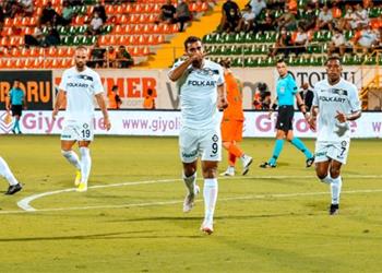 ياسر ريان عن تألق نجله من مهاجمي الصف الأول في مصر ويبحث عن الطموح في تركيا