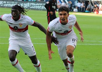 عمر مرموش يعلق على هدفه القاتل في مباراة شتوتجارت وآينتراخت فرانكفورت