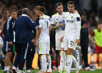 حكم إنجليزي يشكك في صحة طرد لاعب ليدز تدخله على هارفي إليوت لم يكن سيئ ا والاستئناف قد ي قبل