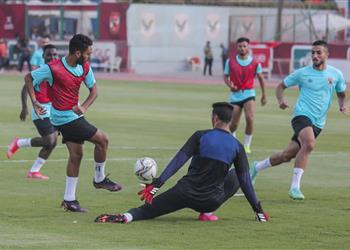 مران الأهلي تدريبات بدنية للغائبين عن ودية بتروجيت وراحة لـ بانون استعداد ا لـ السوبر المصري