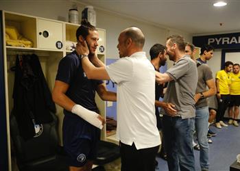 صور تاكيس جونياس يودع لاعبي بيراميدز ويصفهم بالجواهر الثمينة