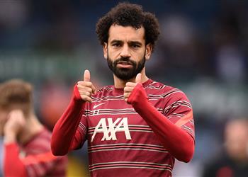 لاعبو ليفربول وكلوب يحتفون بمئوية محمد صلاح في الدوري الإنجليزي