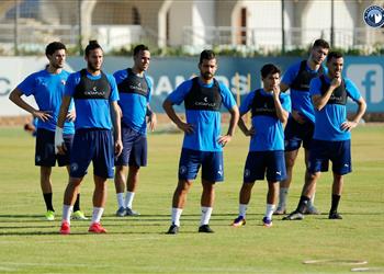 صور بيراميدز يخوض مران ا بدني ا قوي ا تحت قيادة إيهاب جلال