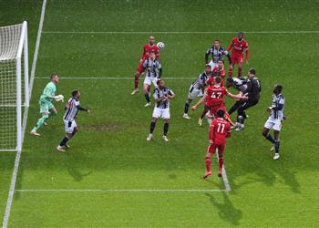 أليسون عن هدفه الذي تسبب في تأهل ليفربول إلى دوري أبطال أوروبا شعور رائع