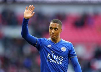 أمام أنظار ليفربول وريال مدريد تيليمانس ليستر يتفاوض معي لتجديد عقدي ولكن