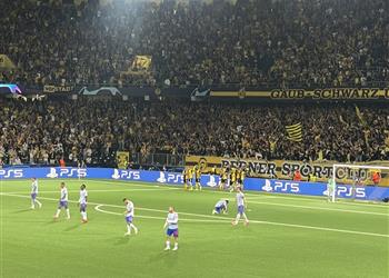 فيديو يونج بويز يسجل هدف التعادل أمام مانشستر يونايتد في دوري أبطال أوروبا