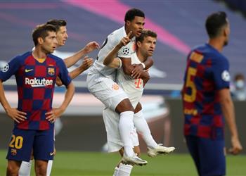 فيديو مولر يسجل هدف بايرن ميونخ الأول أمام برشلونة في دوري أبطال أوروبا